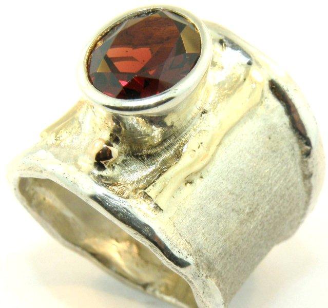 Mozambique Garnet Ring