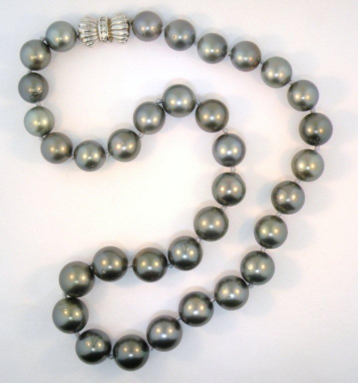 TAHITIAN PEARL NECKLACE